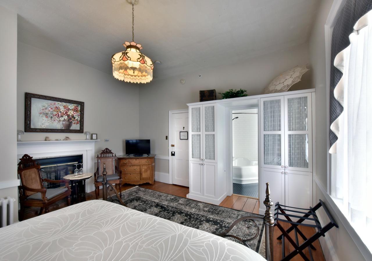 Brockamour Manor Bed And Breakfast Niagara-on-the-Lake Esterno foto