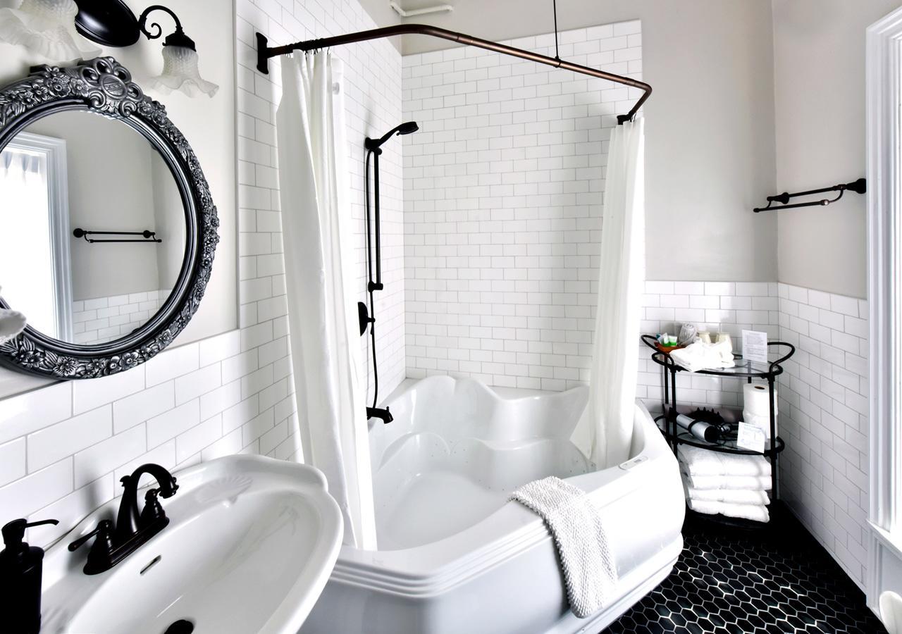 Brockamour Manor Bed And Breakfast Niagara-on-the-Lake Esterno foto