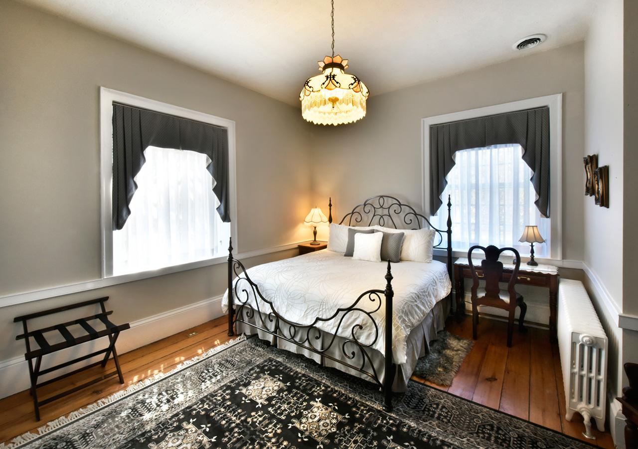 Brockamour Manor Bed And Breakfast Niagara-on-the-Lake Esterno foto