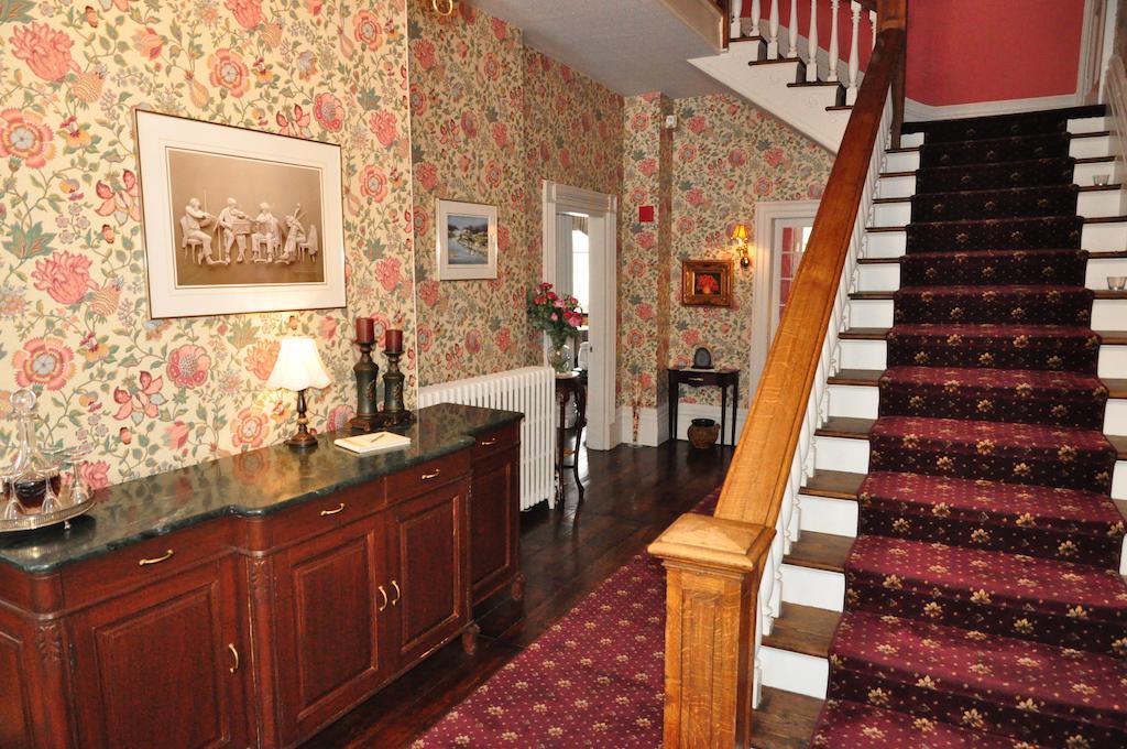 Brockamour Manor Bed And Breakfast Niagara-on-the-Lake Esterno foto