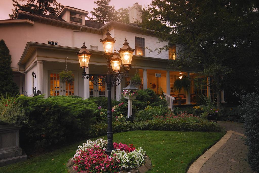 Brockamour Manor Bed And Breakfast Niagara-on-the-Lake Esterno foto